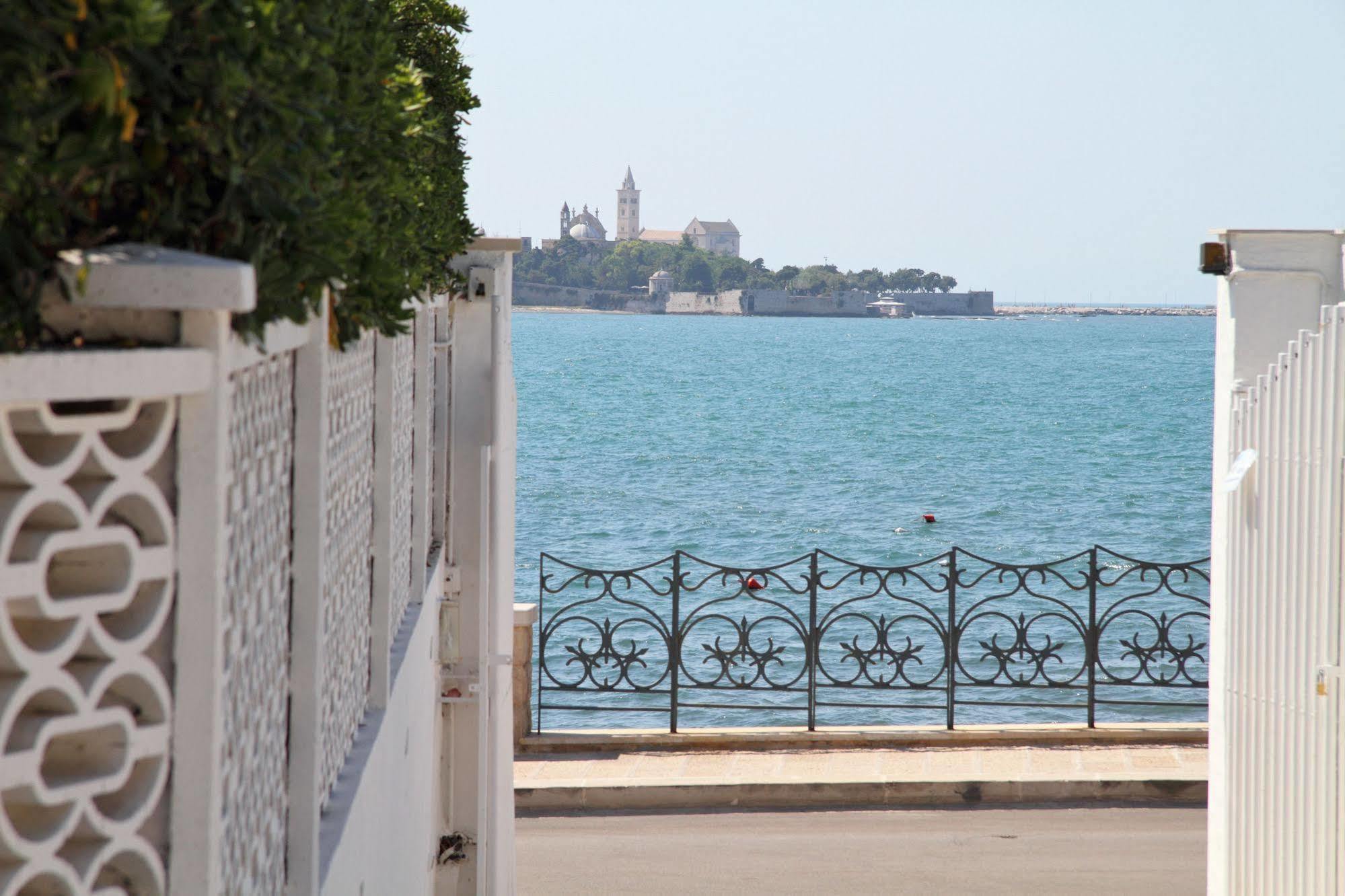 La Bella Trani - Suites And B&B Exteriör bild